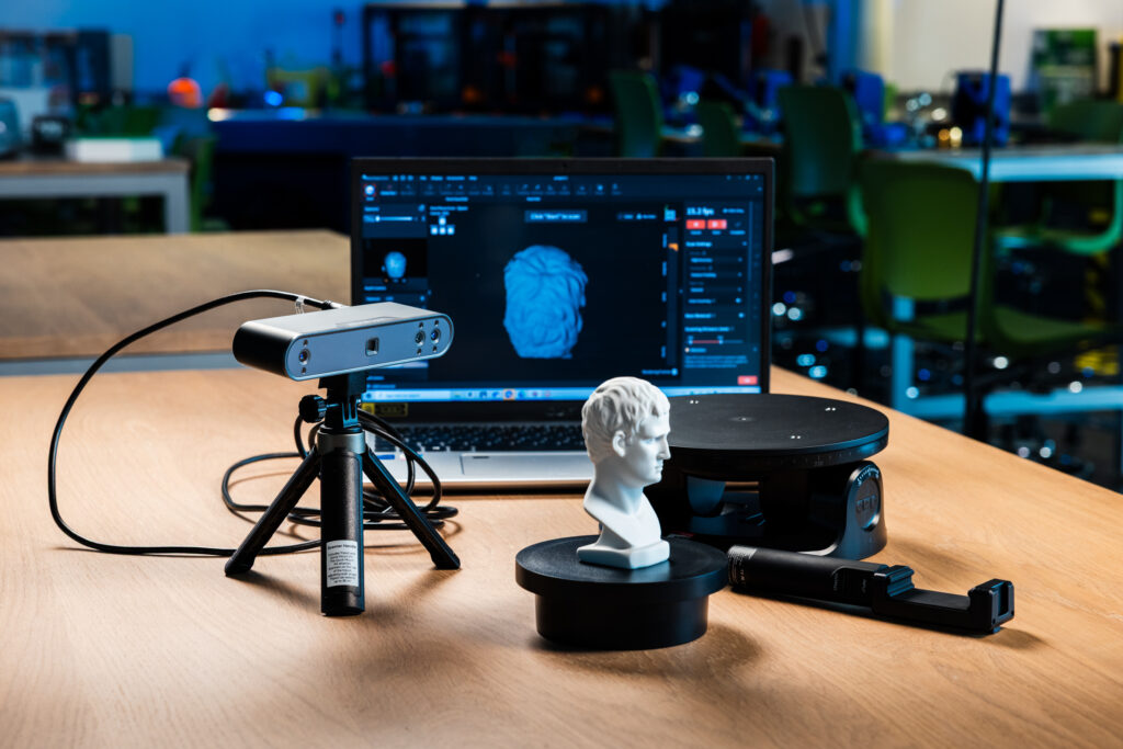 Revopoint Pop-3 3D scanner #01 - York University Libraries